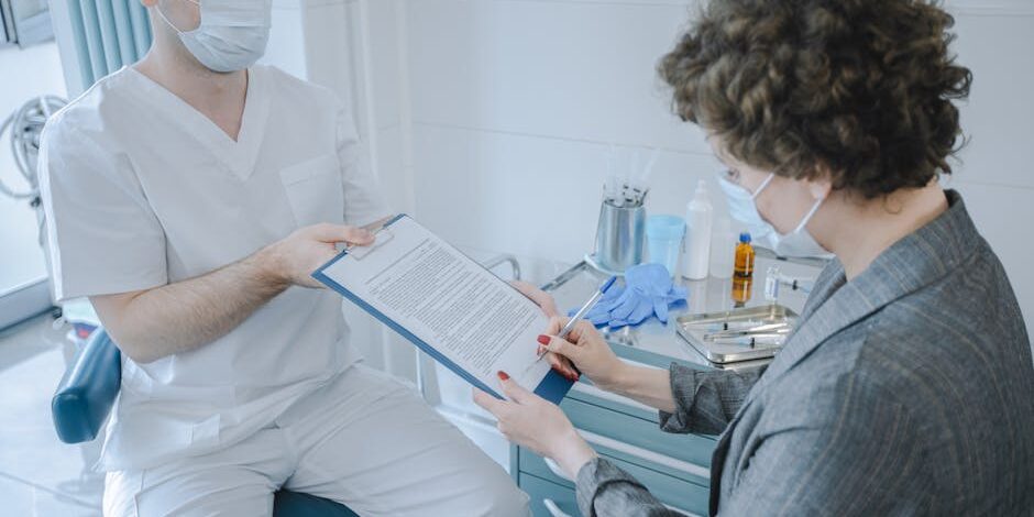 doctors-orders-not-always-right-consult-a-malpractice-lawyer-image